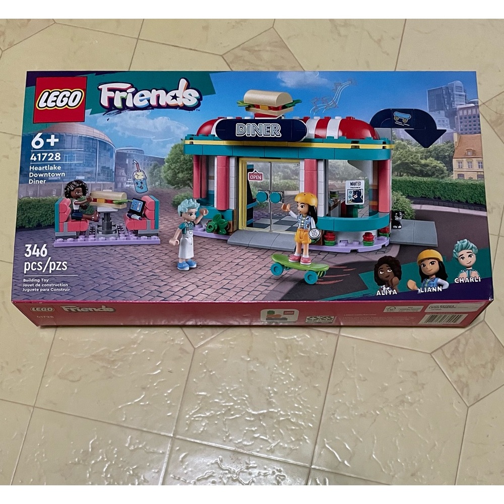 Lego Friends Heartlake Downtown Dinner  346 pieces